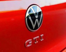 画像1: VW リアエンブレム GTI (1)