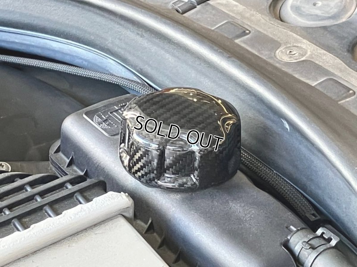 画像1: AUTOTECKNIC Dry Carbon CHARGE COOLER TANK CAP COVER (1)